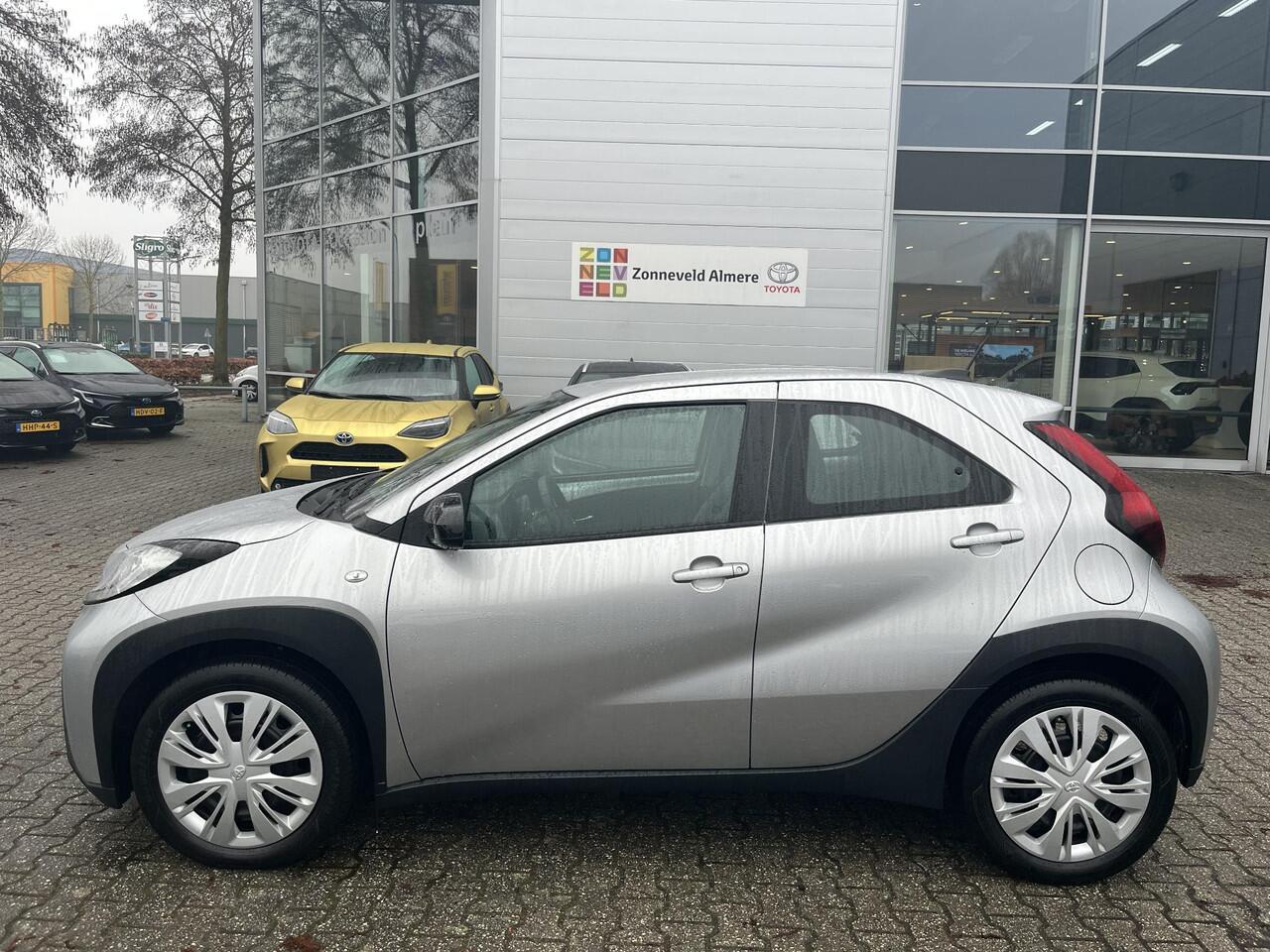 Toyota AYGO X 1.0 VVT-i S-CVT Play