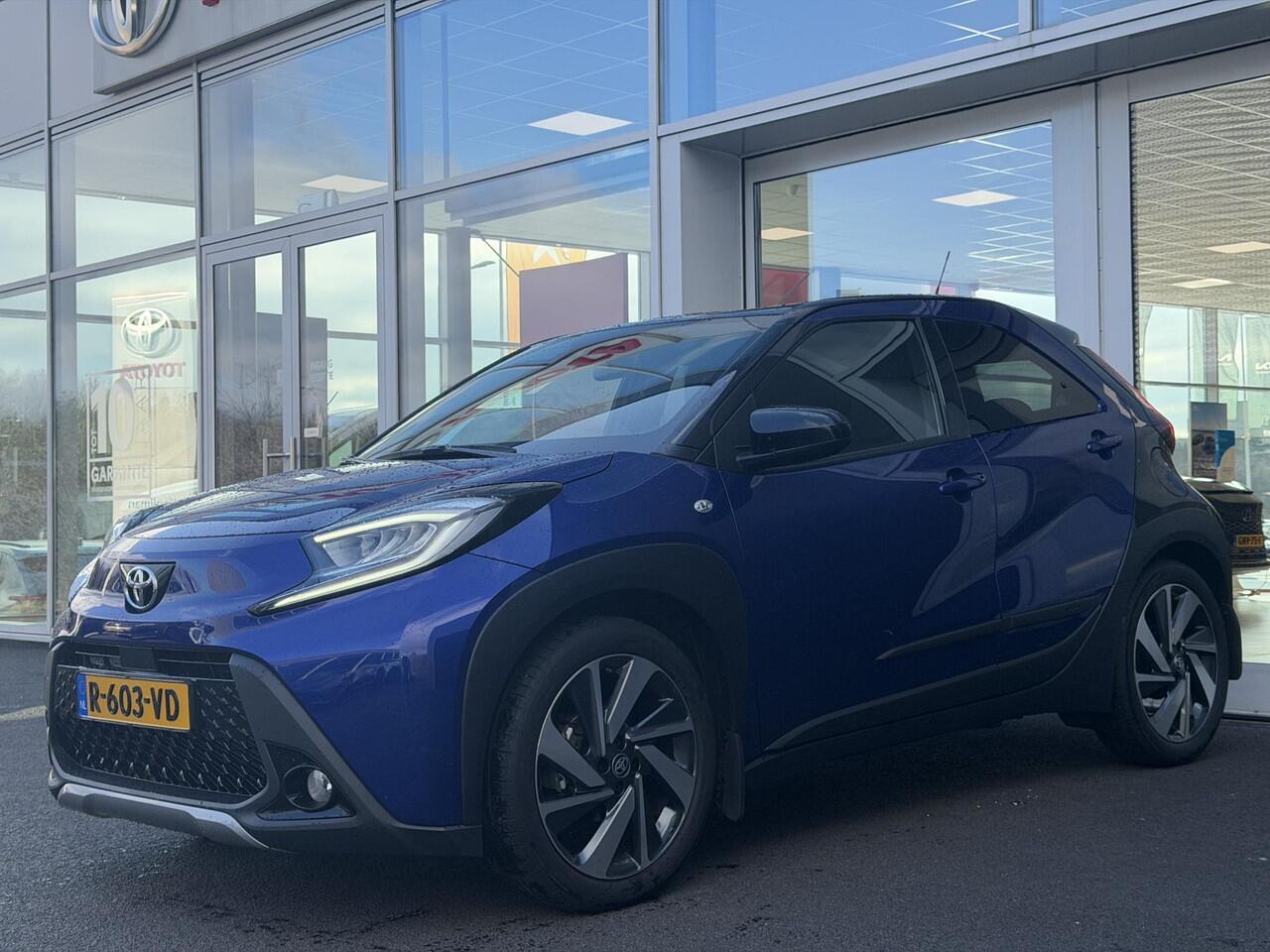 Toyota AYGO X 1.0 VVT-i S-CVT Envy | 1e eigenaar | Origineel NL door ons geleverd | Trekhaak | JBL | Climate Control | Adaptive Cruise | LMV | Winterset beschikbaar