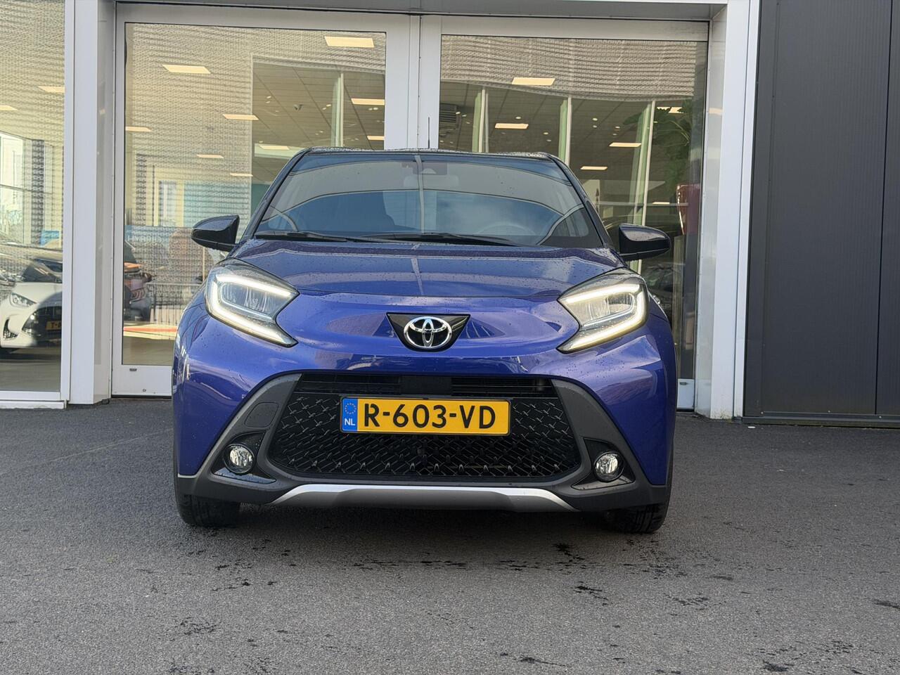 Toyota AYGO X 1.0 VVT-i S-CVT Envy | 1e eigenaar | Origineel NL door ons geleverd | Trekhaak | JBL | Climate Control | Adaptive Cruise | LMV | Winterset beschikbaar
