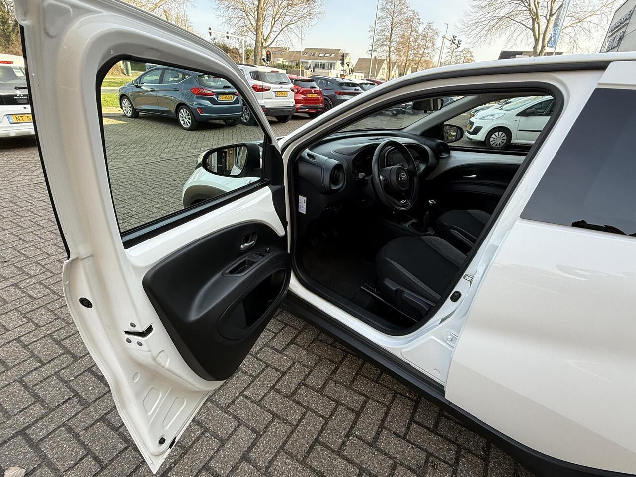 Toyota AYGO X 1.0 VVT-i MT Envy / Airco/ Apple carplay/ Cruise/ Camera/ LED/ Stoelverw/ LMV