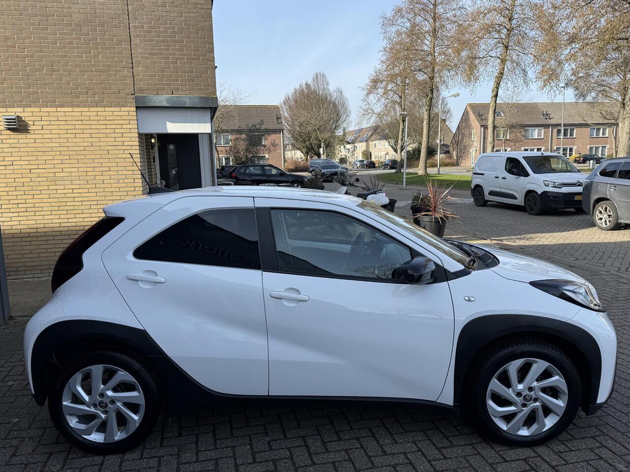 Toyota AYGO X 1.0 VVT-i MT Envy / Airco/ Apple carplay/ Cruise/ Camera/ LED/ Stoelverw/ LMV