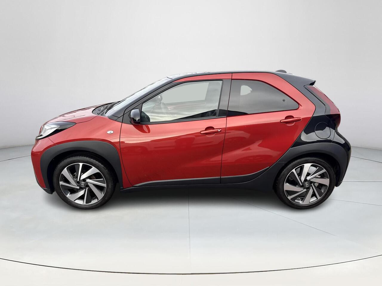 Toyota AYGO X 1.0 VVT-i S-CVT Envy **TREKHAAK/ JBL AUDIO/ NAVIGATE/ AUTOMAAT**