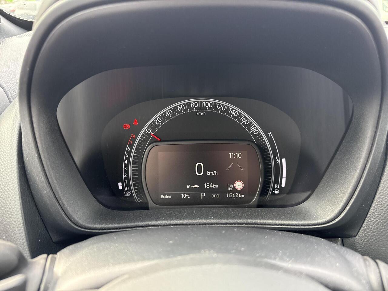 Toyota AYGO X 1.0 VVT-i S-CVT Envy **TREKHAAK/ JBL AUDIO/ NAVIGATE/ AUTOMAAT**