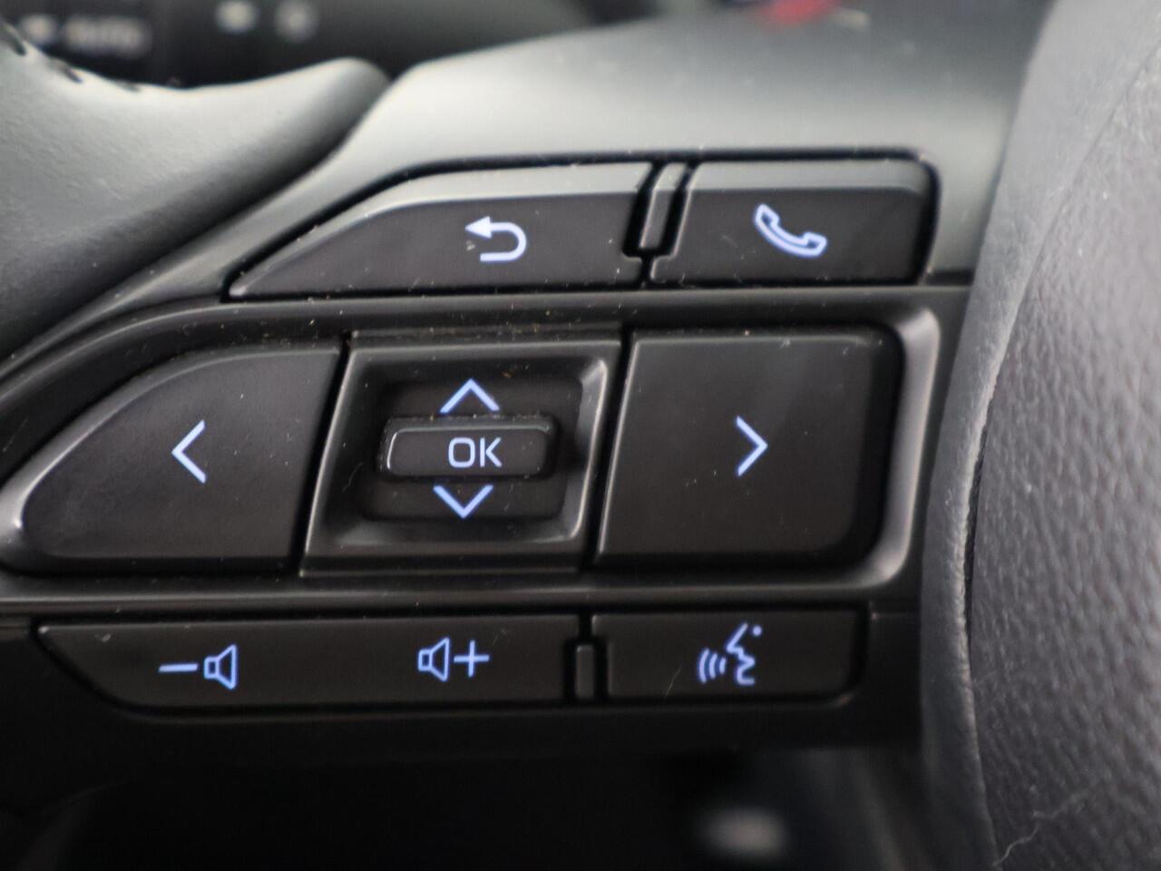 Toyota AYGO X 1.0 VVT-i MT Play Bi-Tone | Apple Carplay & AndroidAUTO | Camera | Privacy Glass |