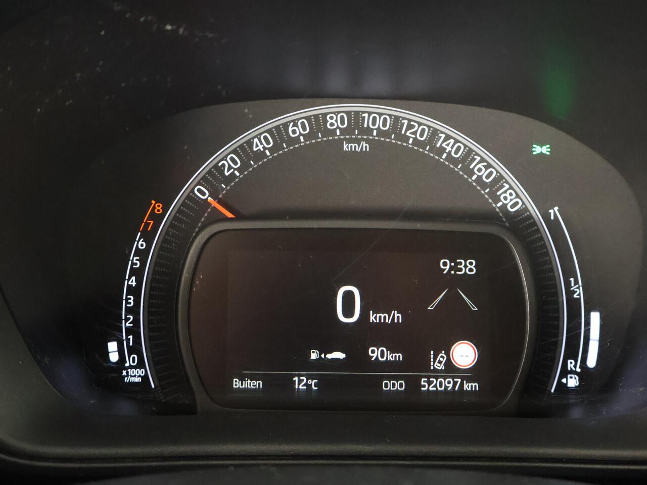 Toyota AYGO X 1.0 VVT-i MT Play Bi-Tone | Apple Carplay & AndroidAUTO | Camera | Privacy Glass |