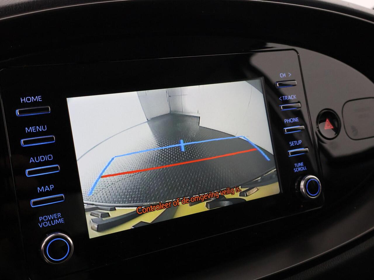 Toyota AYGO X 1.0 VVT-i MT Play Bi-Tone | Apple Carplay & AndroidAUTO | Camera | Privacy Glass |
