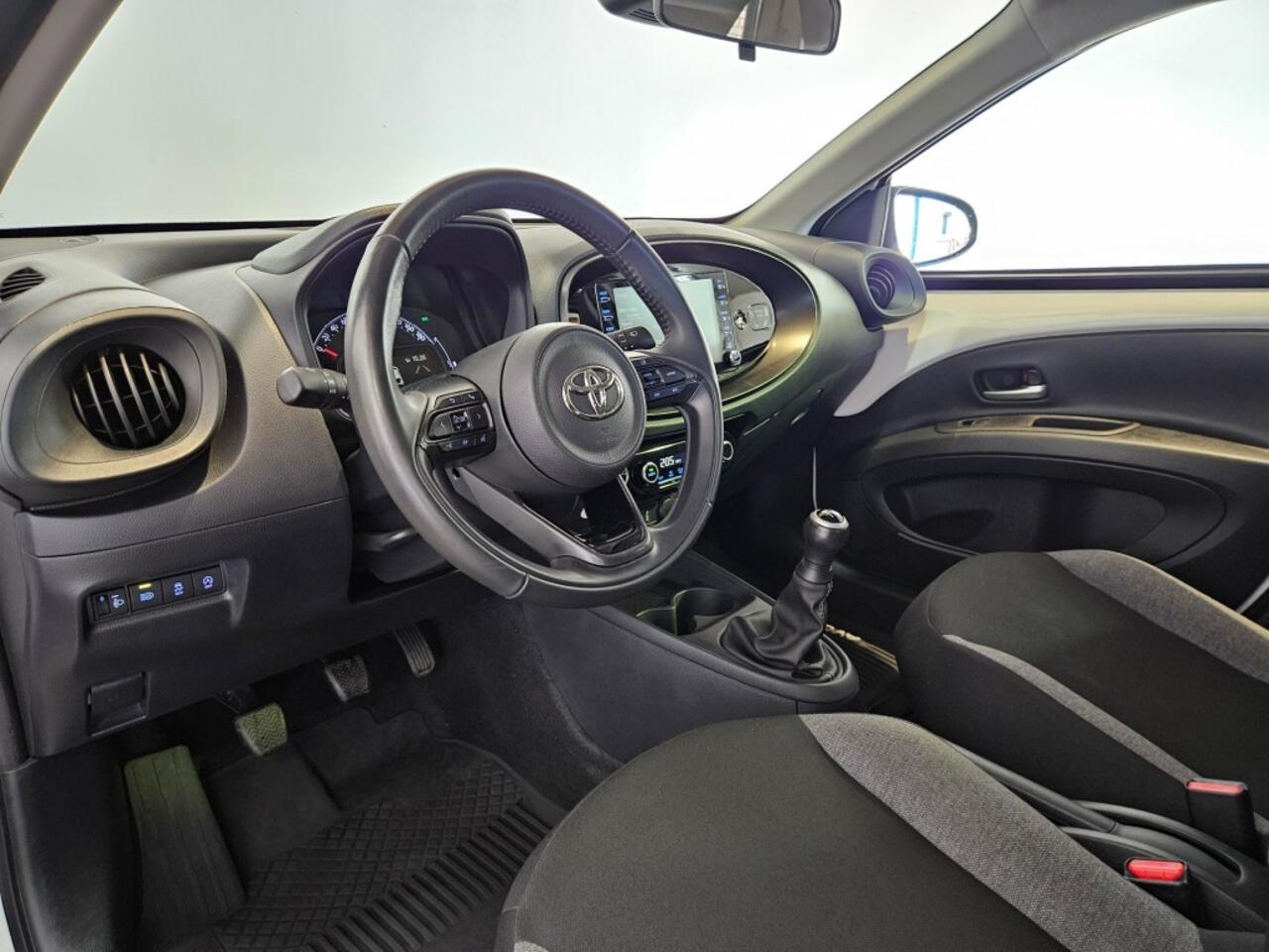 Toyota AYGO 1.0 VVT-i MT Play / Camera / CarPlay