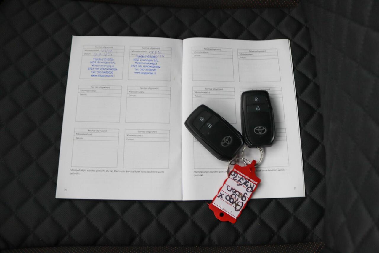 Toyota AYGO X 1.0 VVT-i S-CVT Limited | Automaat | Leder-stof bekleding | Stoelverwarming | Navigatie | JBL |