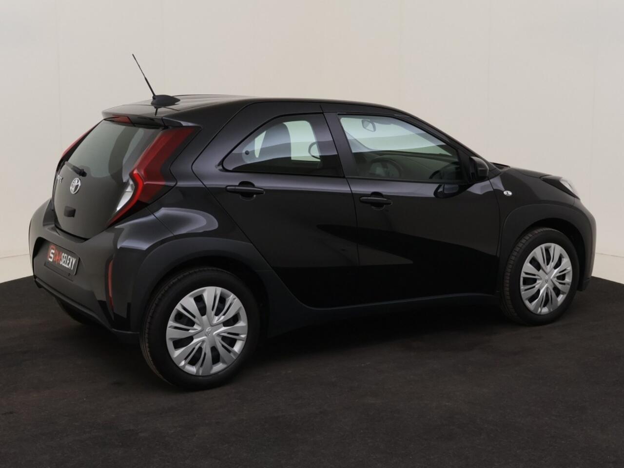 Toyota AYGO 1.0 VVT-i MT play | Apple CarPlay/Android Auto | Cruise Adap. |