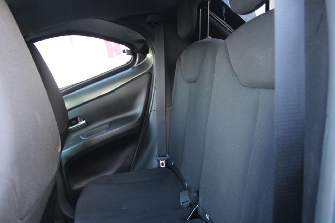 Toyota AYGO 1.0 VVT-I Premium Camera Navi Apple DAB 17LM Black Line