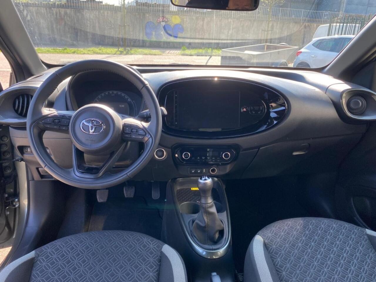 Toyota AYGO 1.0 VVT-I Premium Camera Navi Apple DAB 17LM Black Line