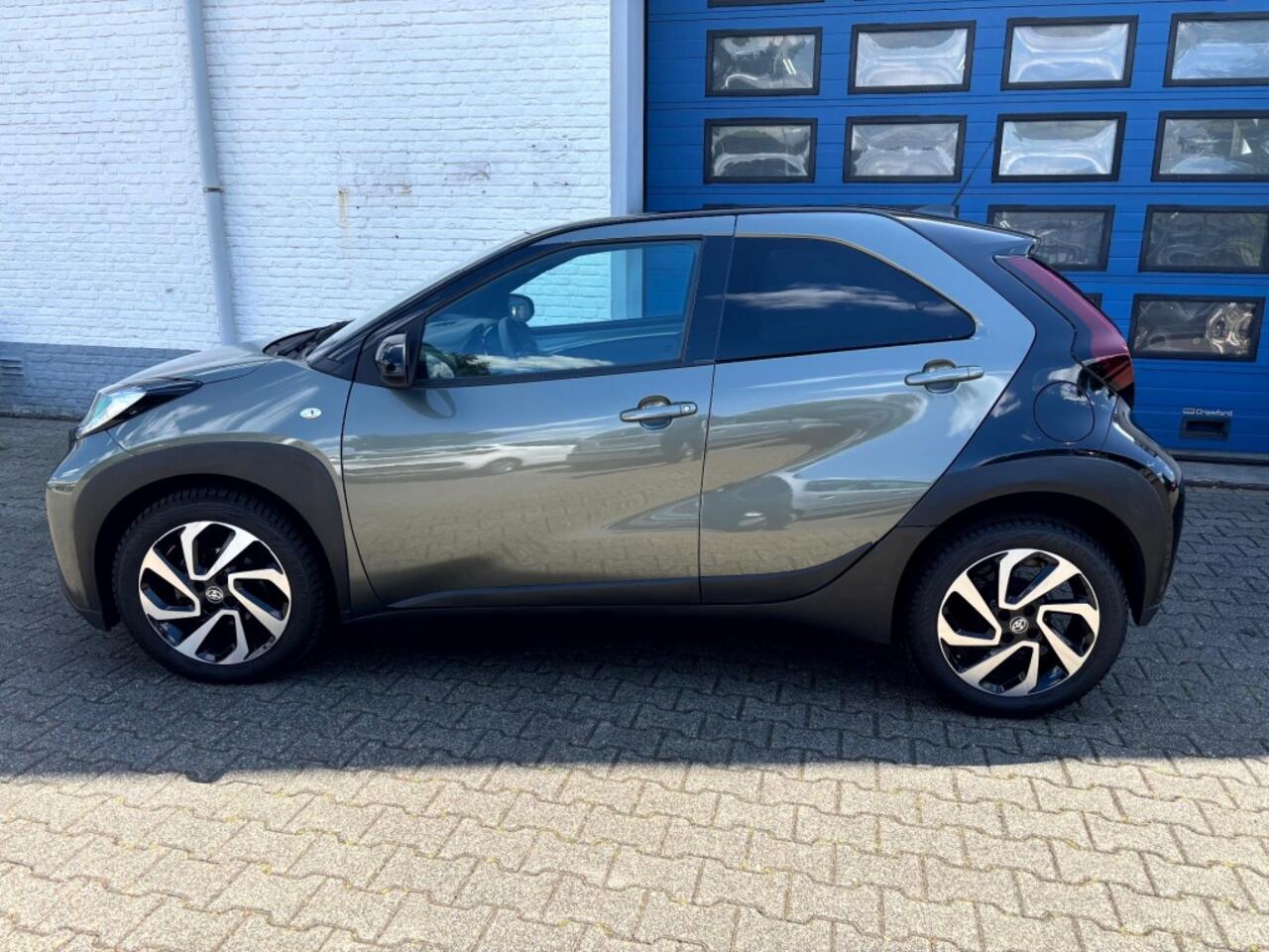 Toyota AYGO 1.0 VVT-I S-CVT PULS - Unieke 2-TONE