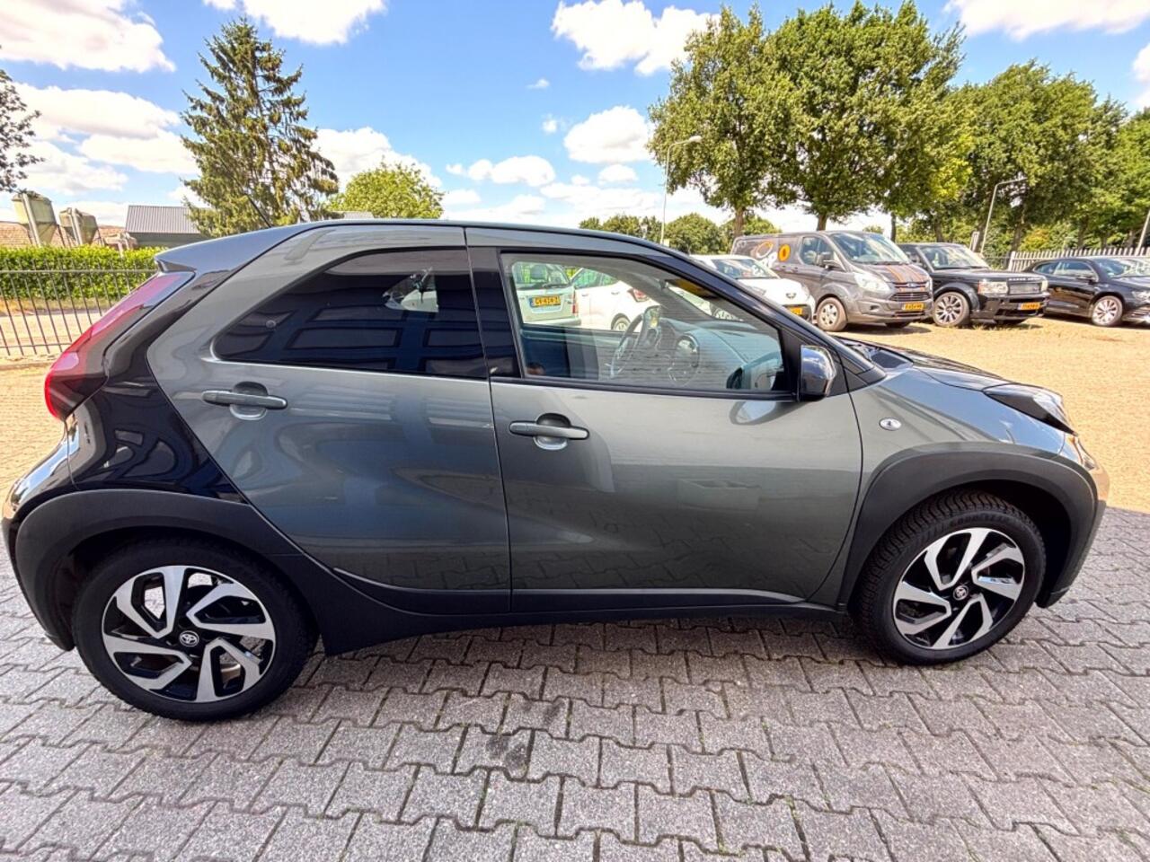 Toyota AYGO 1.0 VVT-I S-CVT PULS - Unieke 2-TONE