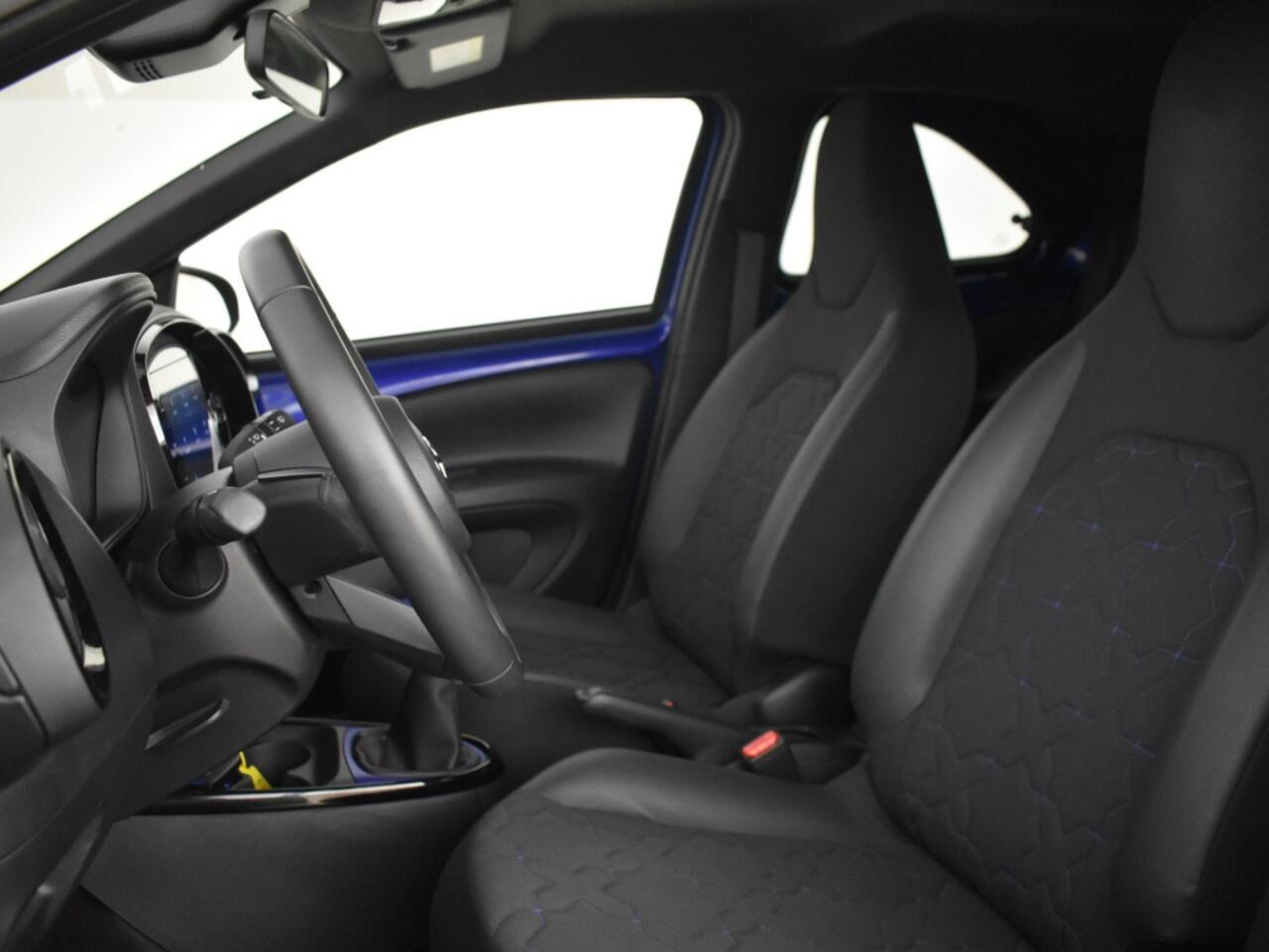 Toyota AYGO 1.0 VVT-i MT Pulse Bi Tone | Parkeersensoren V+A | Stoelverwarmi