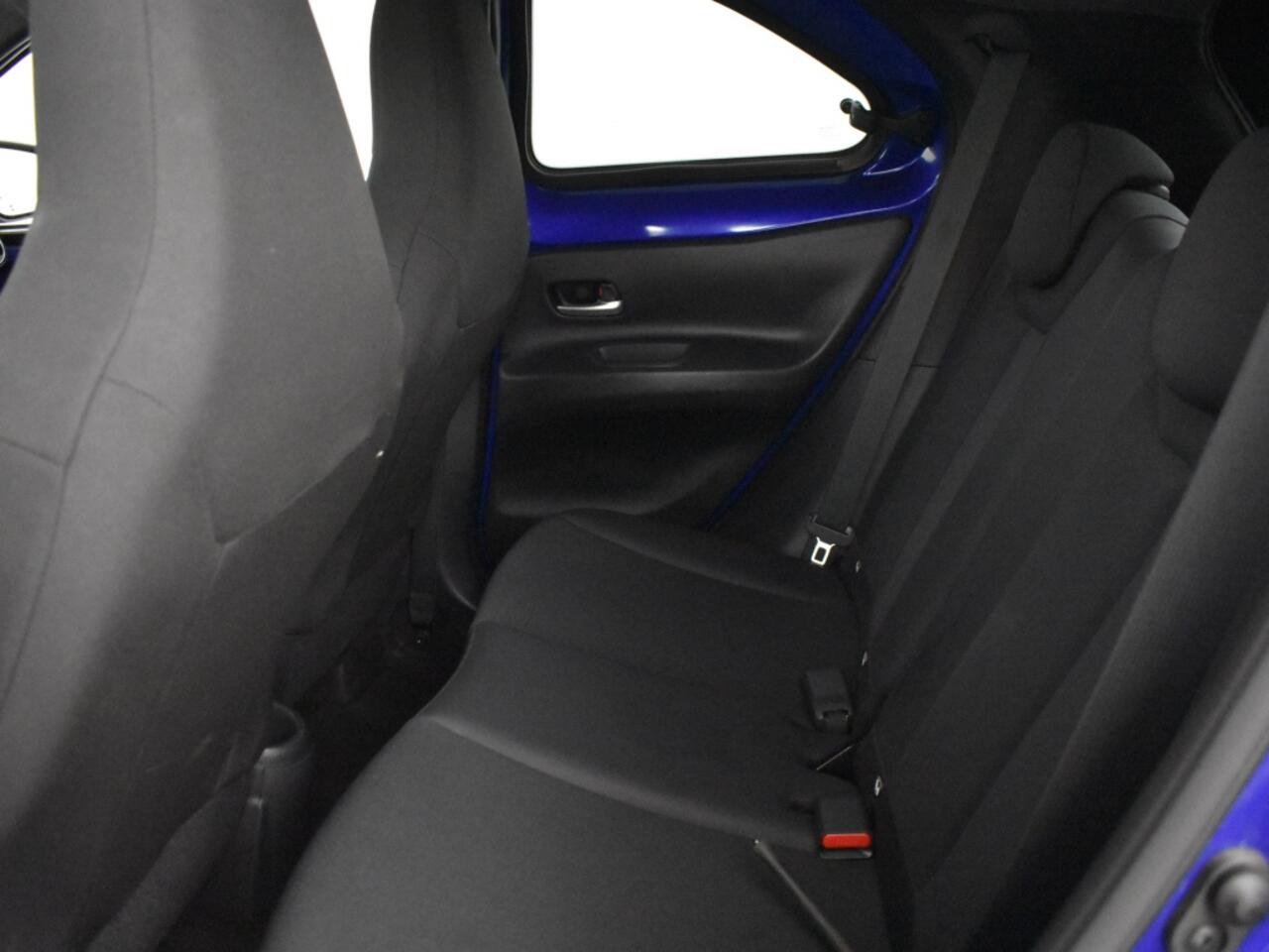 Toyota AYGO 1.0 VVT-i MT Pulse Bi Tone | Parkeersensoren V+A | Stoelverwarmi