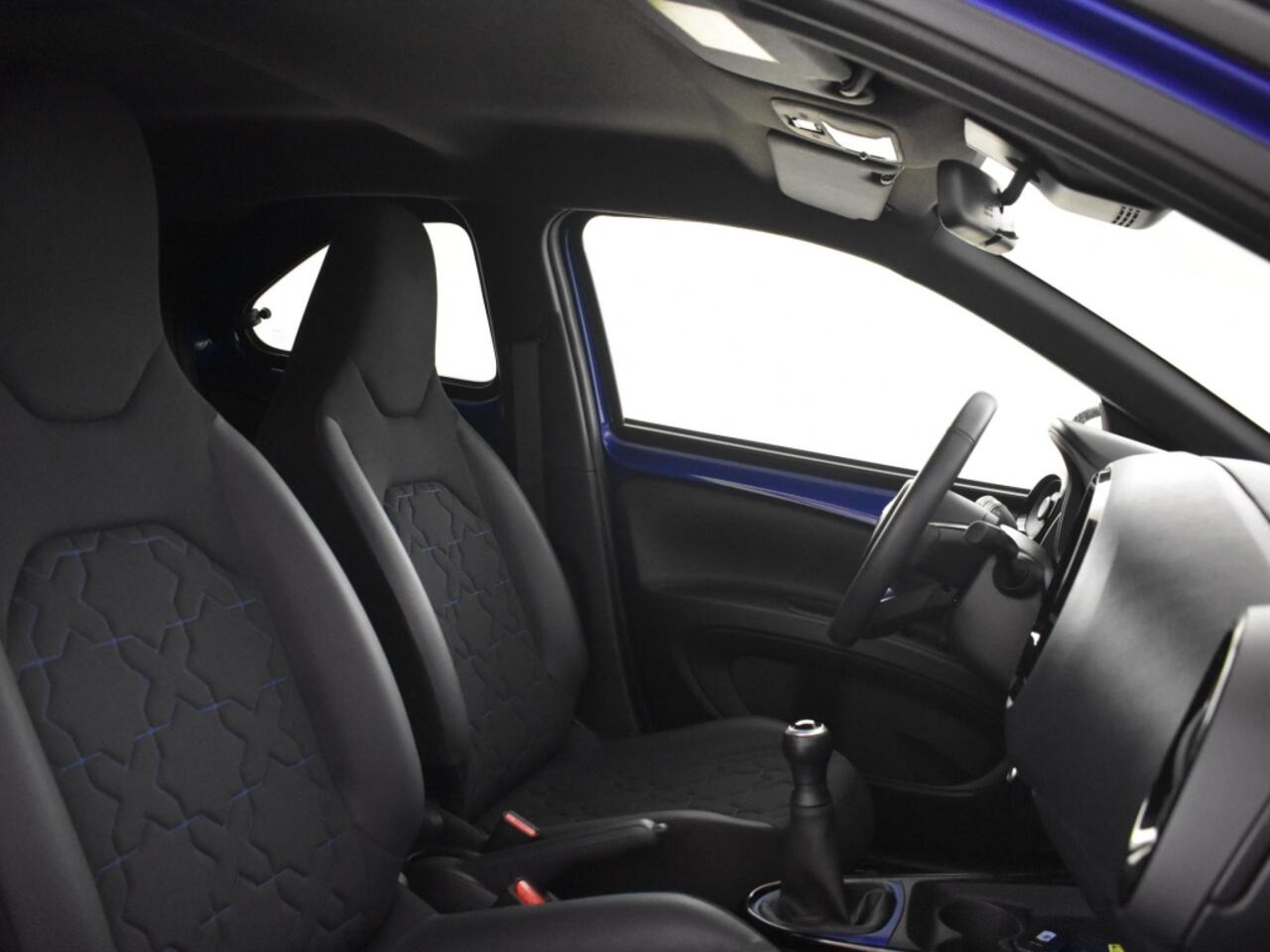 Toyota AYGO 1.0 VVT-i MT Pulse Bi Tone | Parkeersensoren V+A | Stoelverwarmi