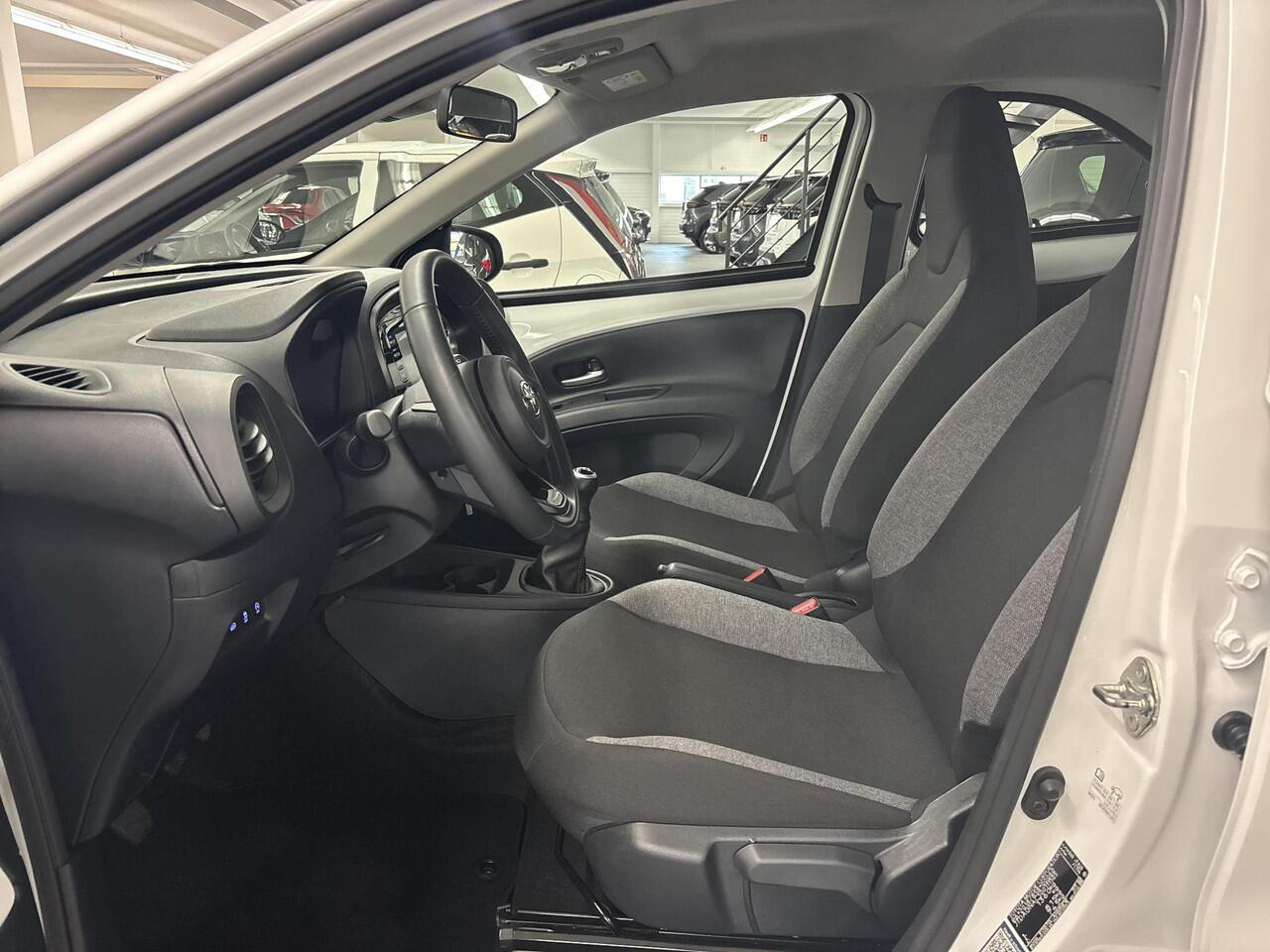 Toyota AYGO X 1.0 VVT-i MT Play