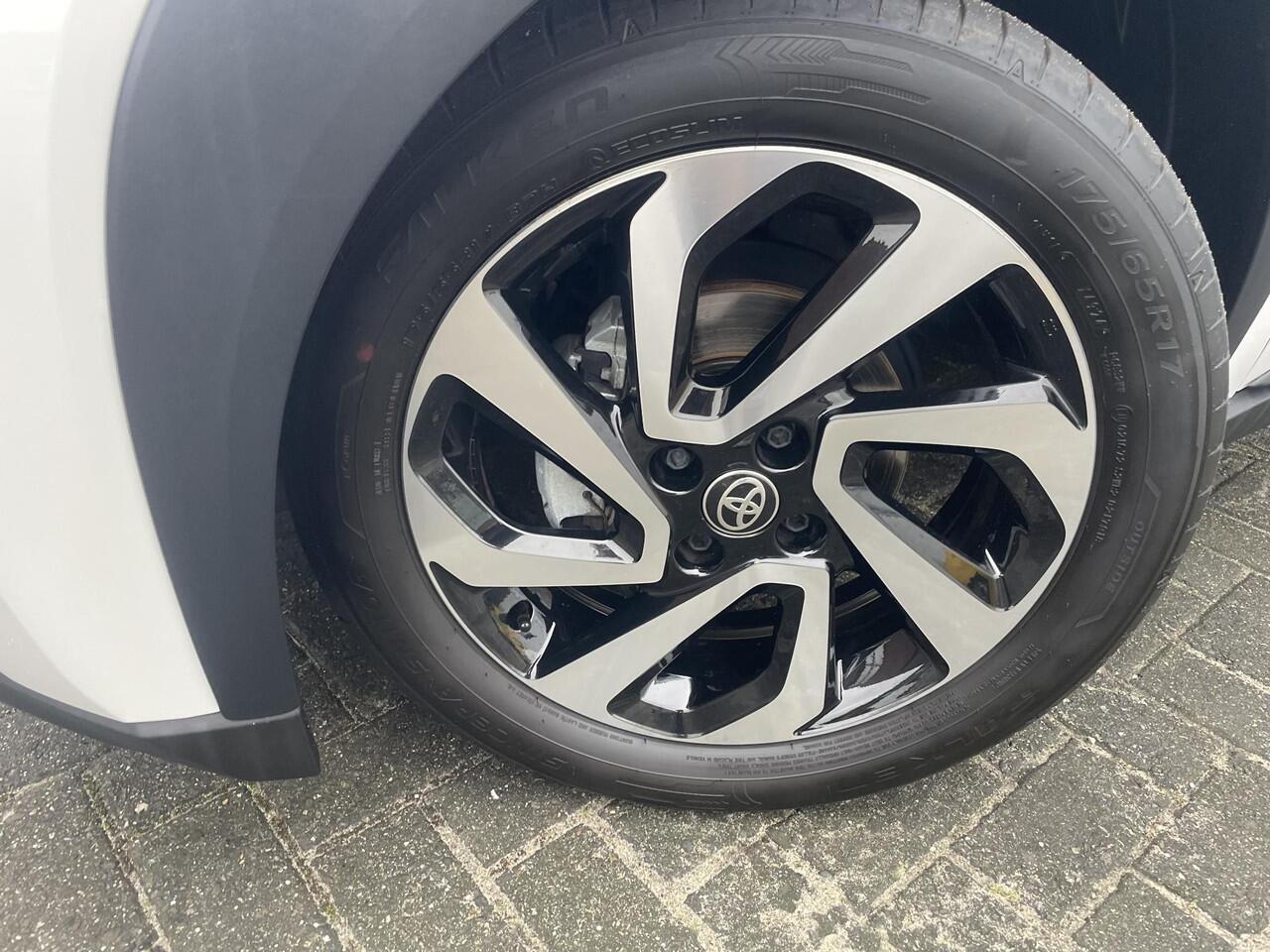 Toyota AYGO X 1.0 VVT-i MT Pulse |17.000 KM | Bitone wit/zwart | Org NL en 1e Eigenaar |