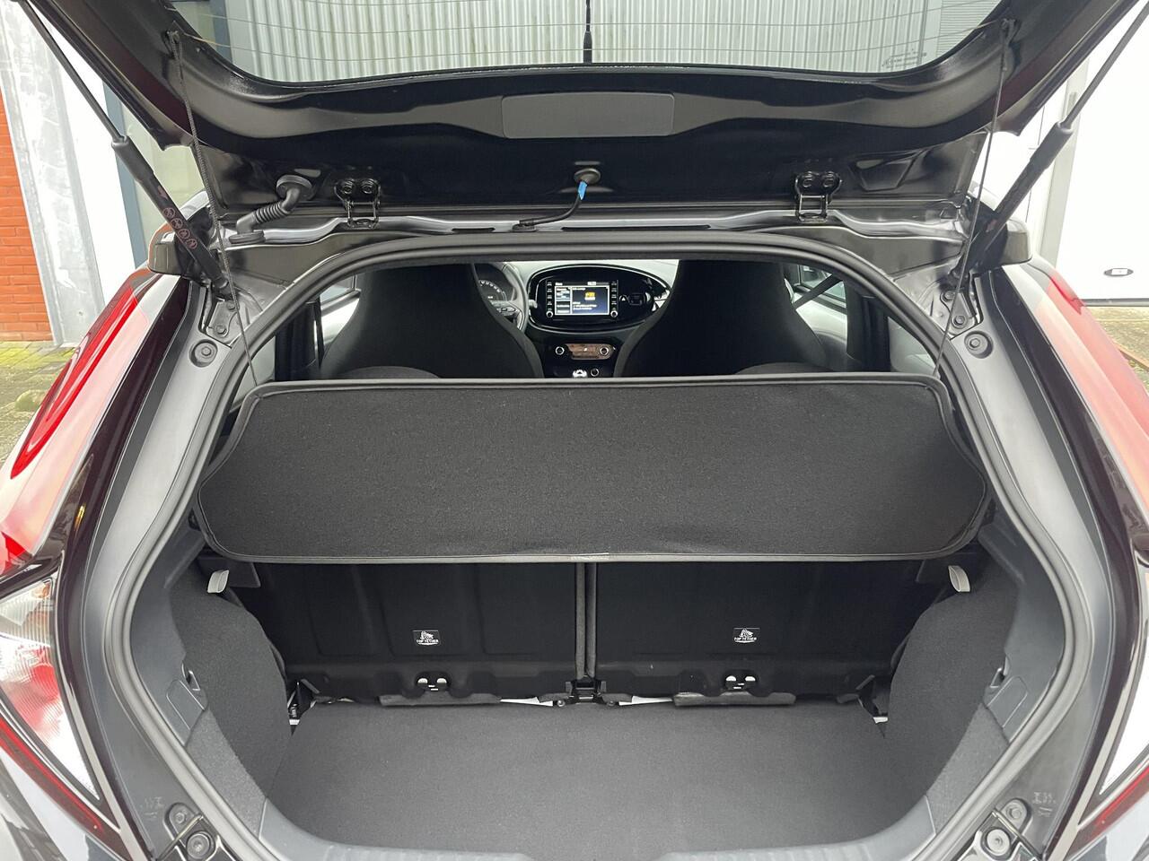 Toyota AYGO X 1.0 VVT-i MT Pulse |17.000 KM | Bitone wit/zwart | Org NL en 1e Eigenaar |