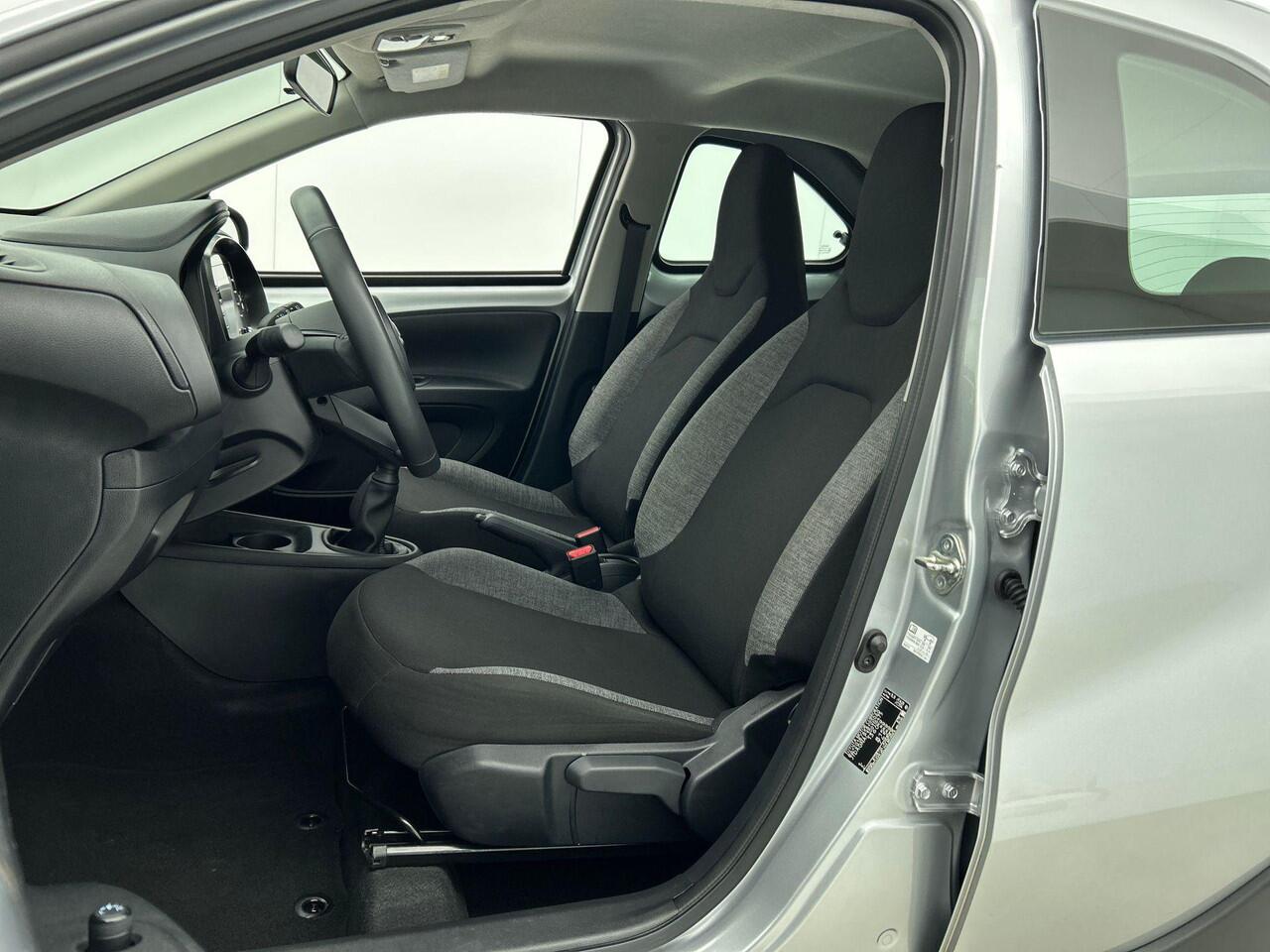 Toyota AYGO X 1.0 VVT-i MT Play Airco Navi Carplay PDC + Camera Achter Cruise Control