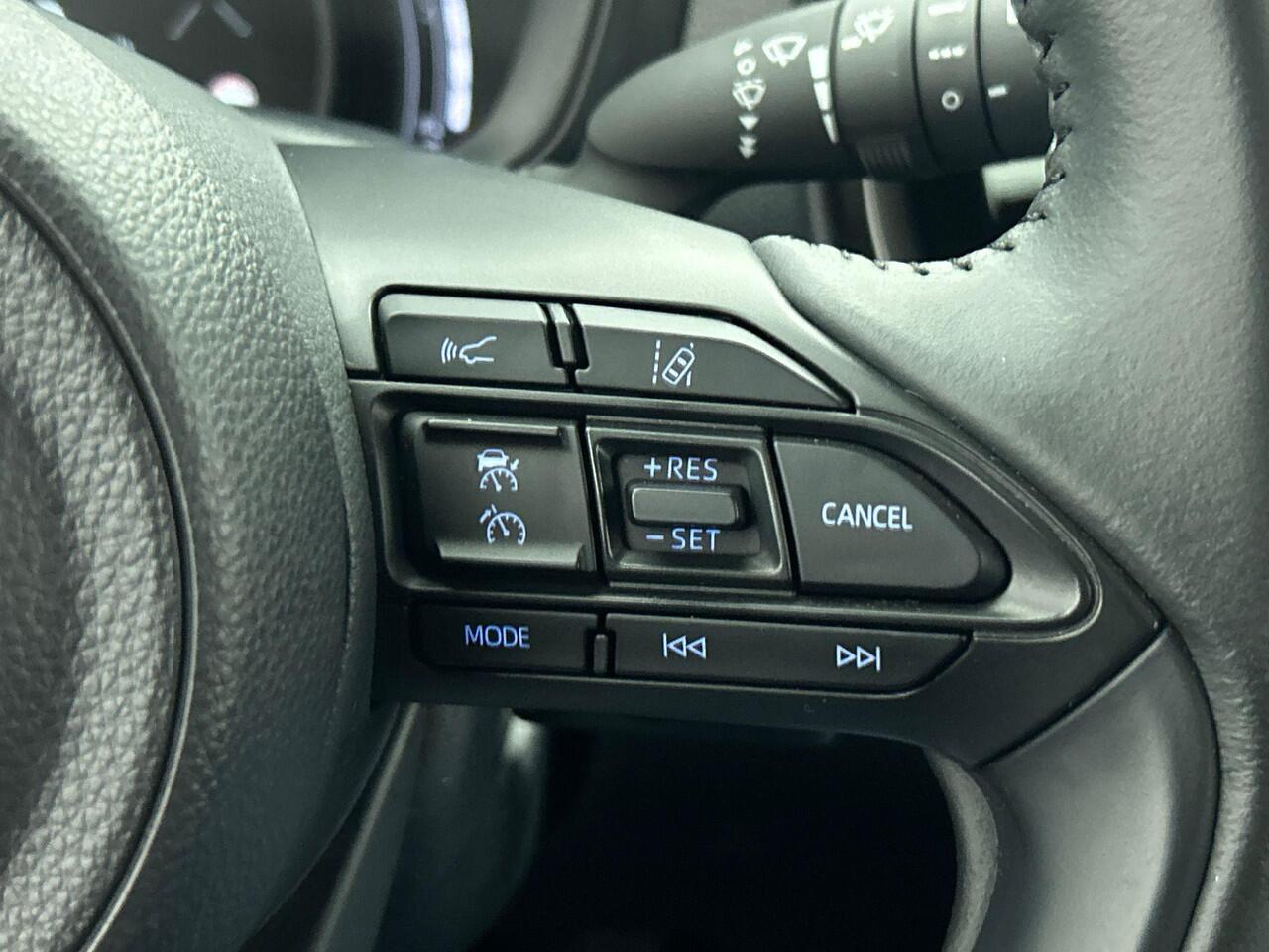 Toyota AYGO X 1.0 VVT-i MT Play Airco Navi Carplay PDC + Camera Achter Cruise Control