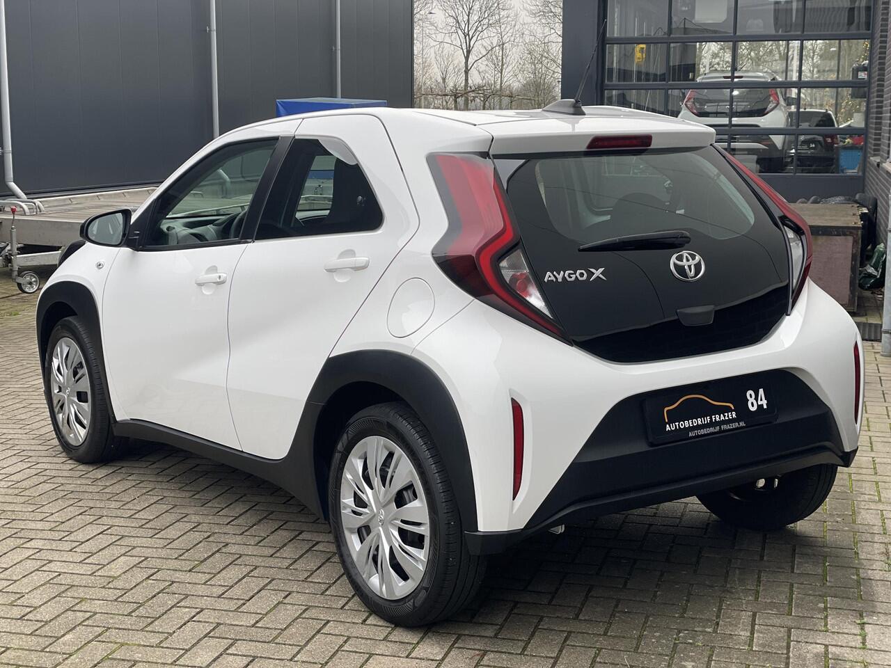 Toyota AYGO X 1.0 VVT-i MT