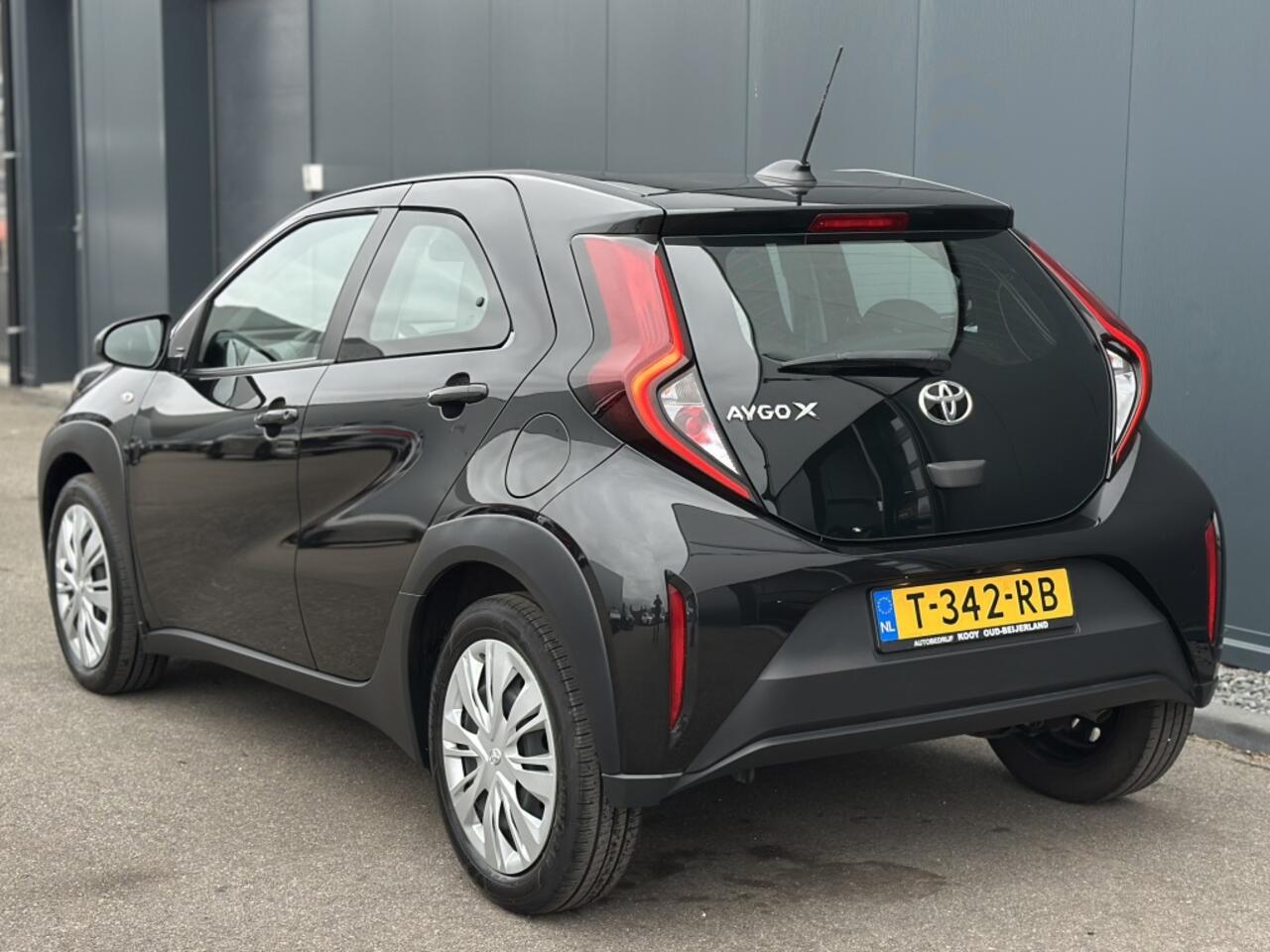 Toyota AYGO X 1.0 VVT-i MT Play Achteruitrijcamera, mooie auto!