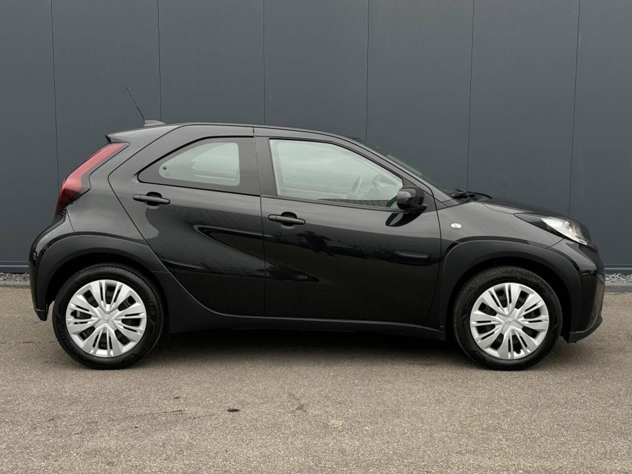 Toyota AYGO X 1.0 VVT-i MT Play Achteruitrijcamera, mooie auto!