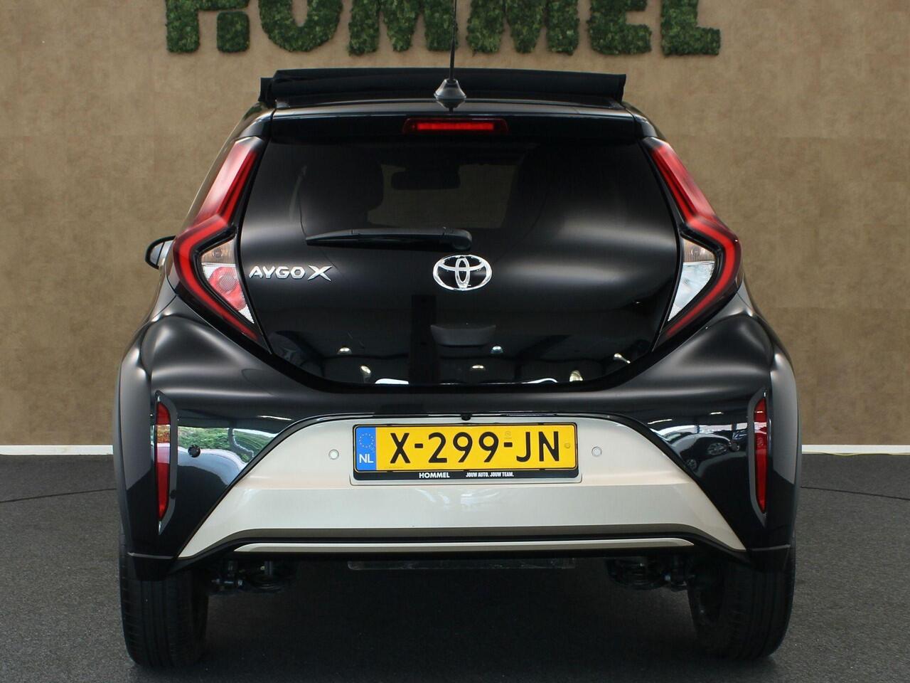 Toyota AYGO X 1.0 VVT-i MT Premium Cabrio - ORIGINEEL NEDERLANDSE AUTO - CARBIO DAK - PARKEERSENSOREN VOOR EN ACHTER - DRAADLOZE APPLE CARPLAY/ANDROID AUTO - DRAADLOZE TELEFOONLADER - VOORSTOELEN VERWARMD - NAVIGATIE