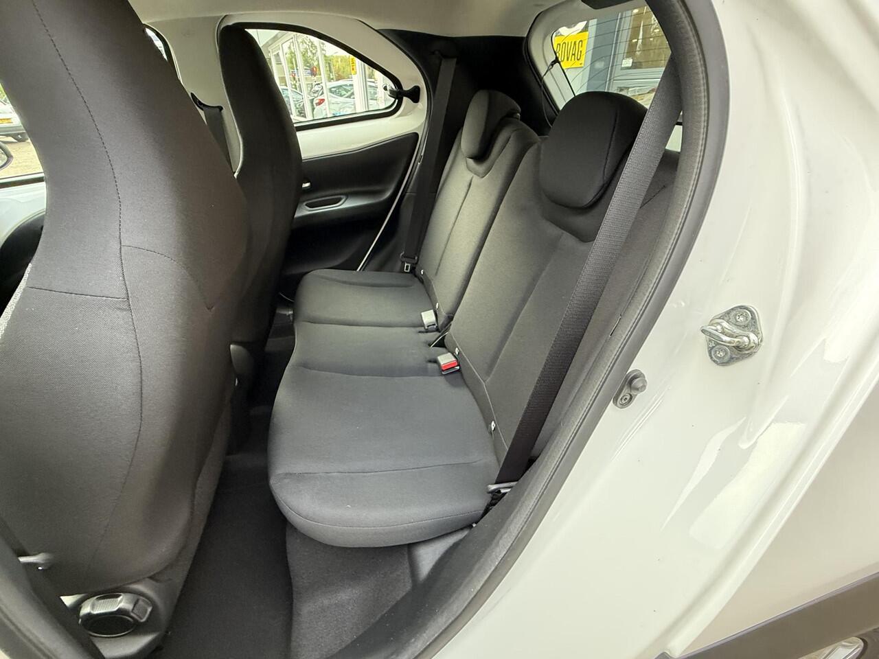 Toyota AYGO X 1.0 VVT-i MT Play / Airco clima/ Apple carplay/ Cruise/ Camera/ Led/ Keyless entry/ Stoel verwarming