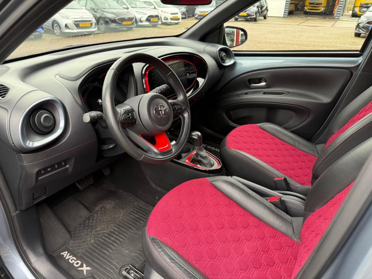 Toyota AYGO 1.0 VVT-I S-CVT UNDERCOVER ALS NIEUW!! AUTOMAAT