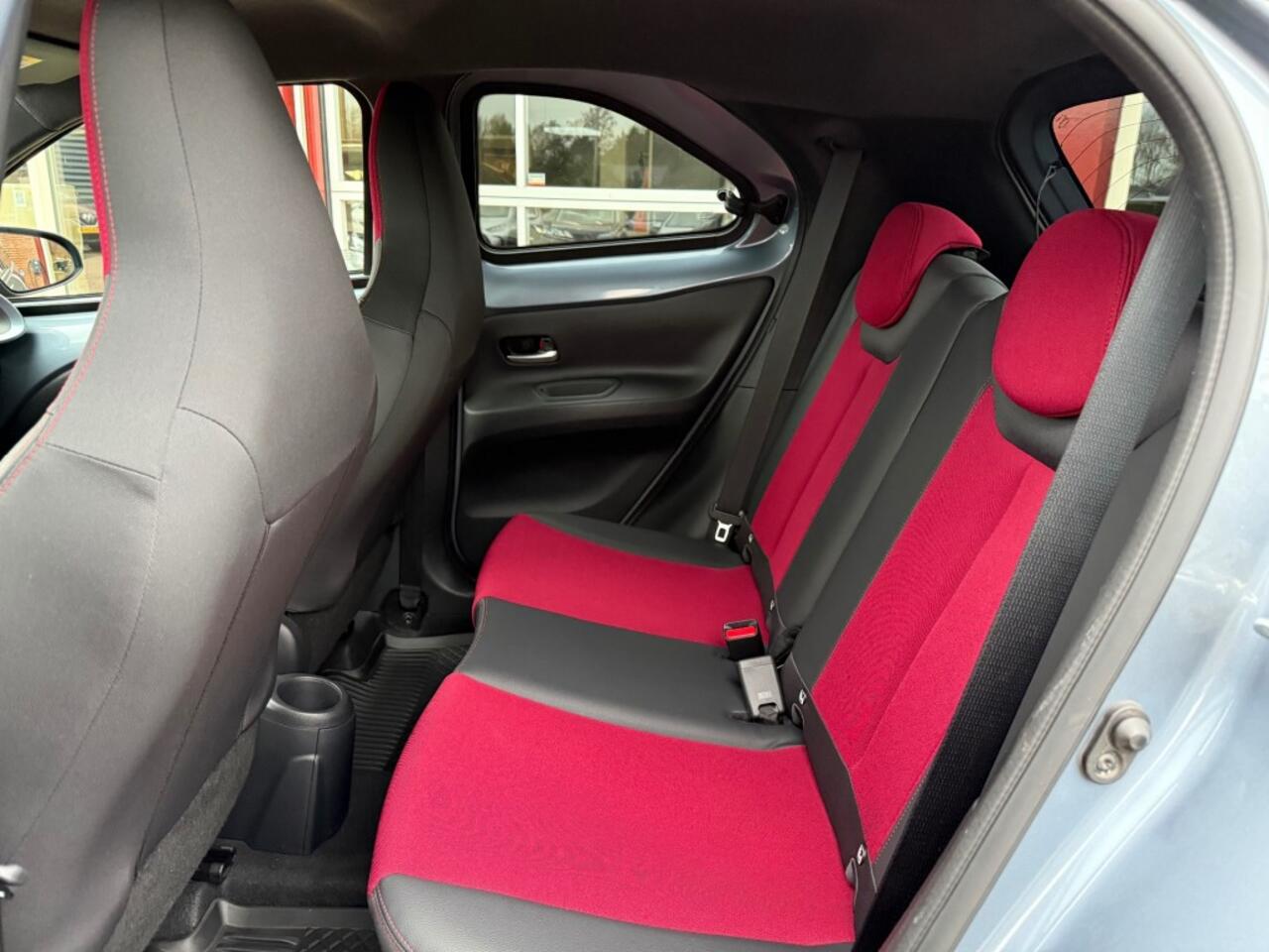 Toyota AYGO 1.0 VVT-I S-CVT UNDERCOVER ALS NIEUW!! AUTOMAAT