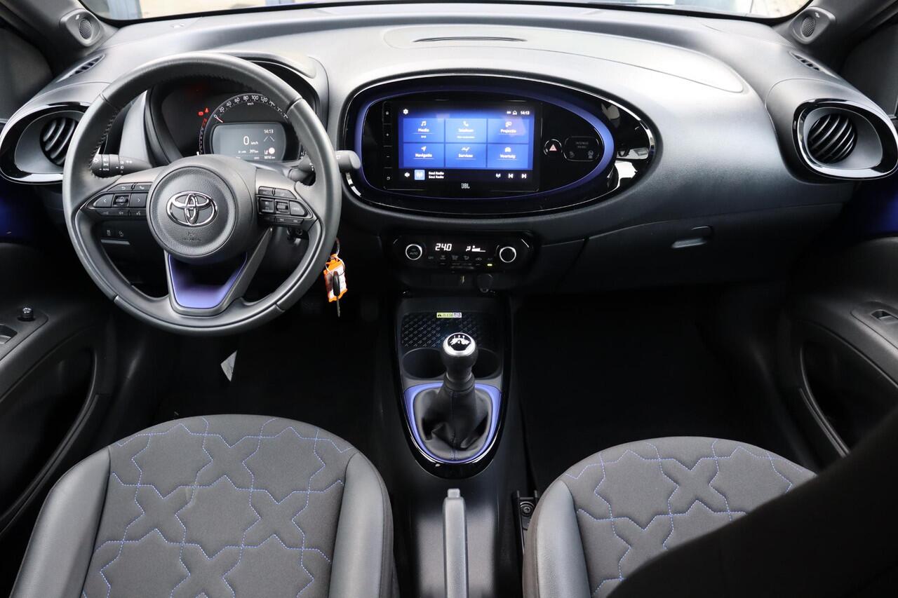 Toyota AYGO X 1.0 VVT-i MT Envy , Navigatie , DAB radio , JBL Sound System