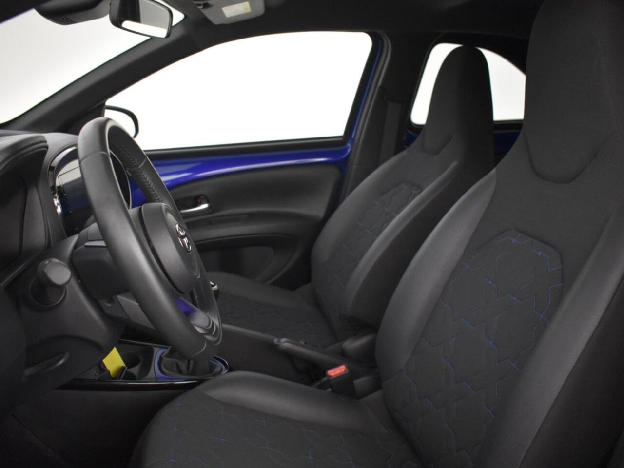 Toyota AYGO X 1.0 VVT-i MT Pulse Bi-Tone | PDC | Stoelverwarming |
