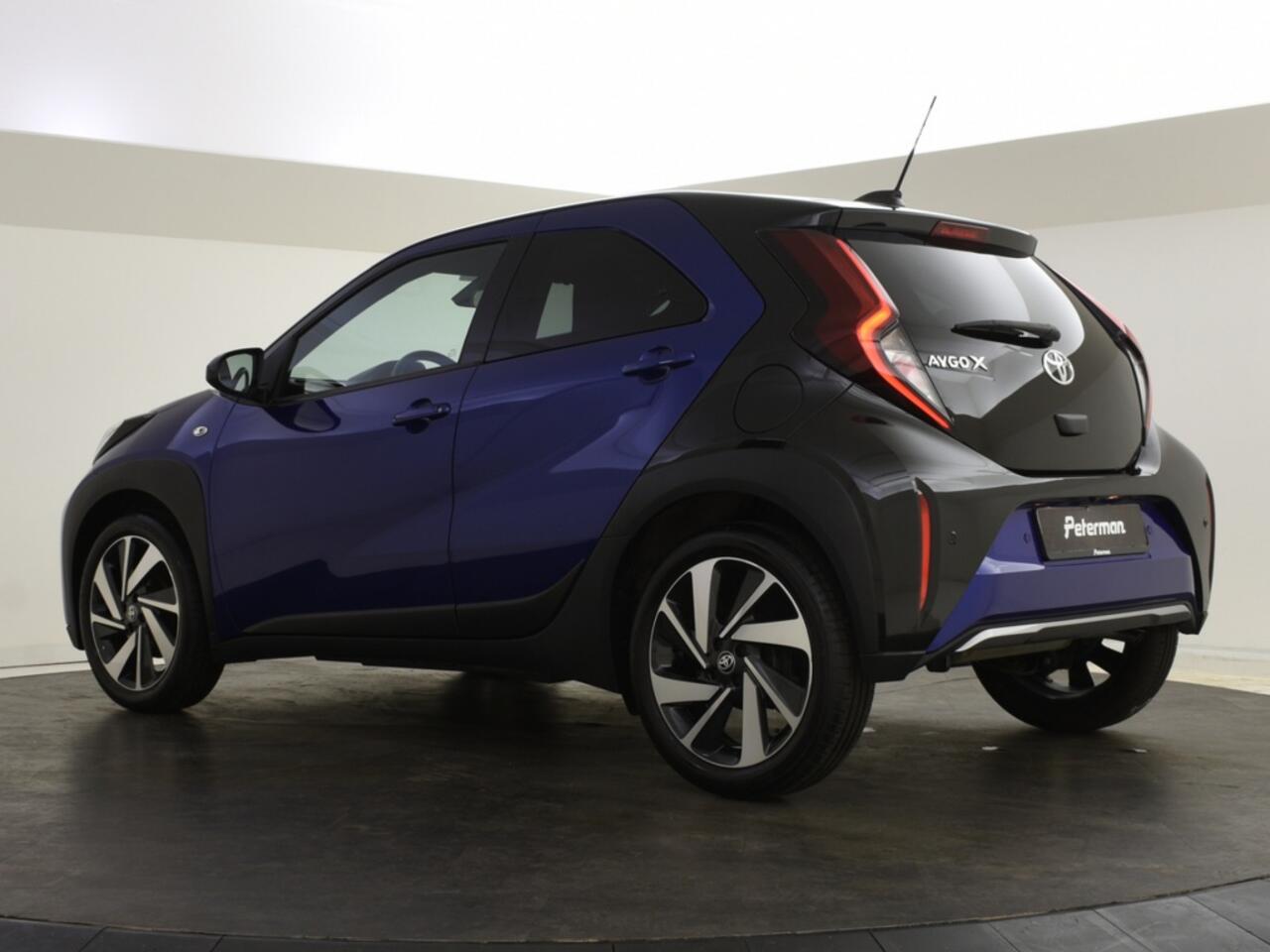 Toyota AYGO X 1.0 VVT-i MT Pulse Bi-Tone | PDC | Stoelverwarming |