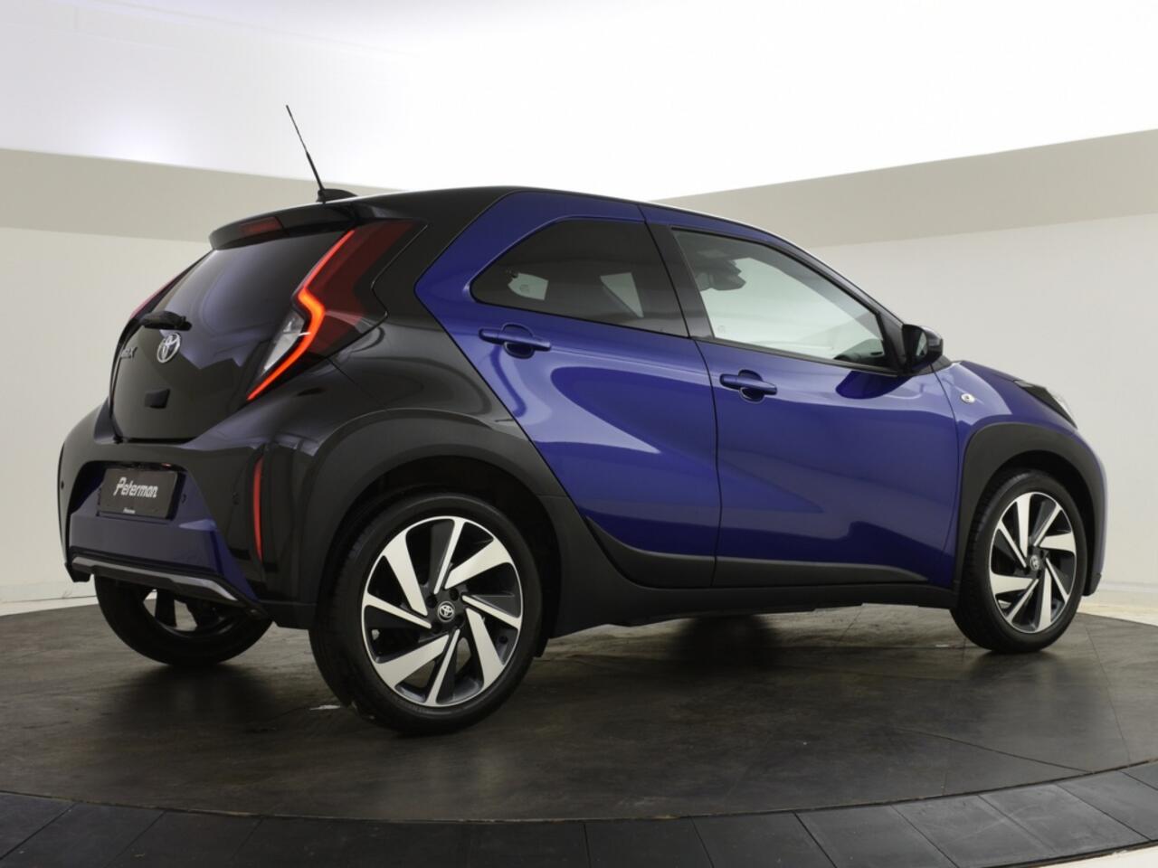 Toyota AYGO X 1.0 VVT-i MT Pulse Bi-Tone | PDC | Stoelverwarming |