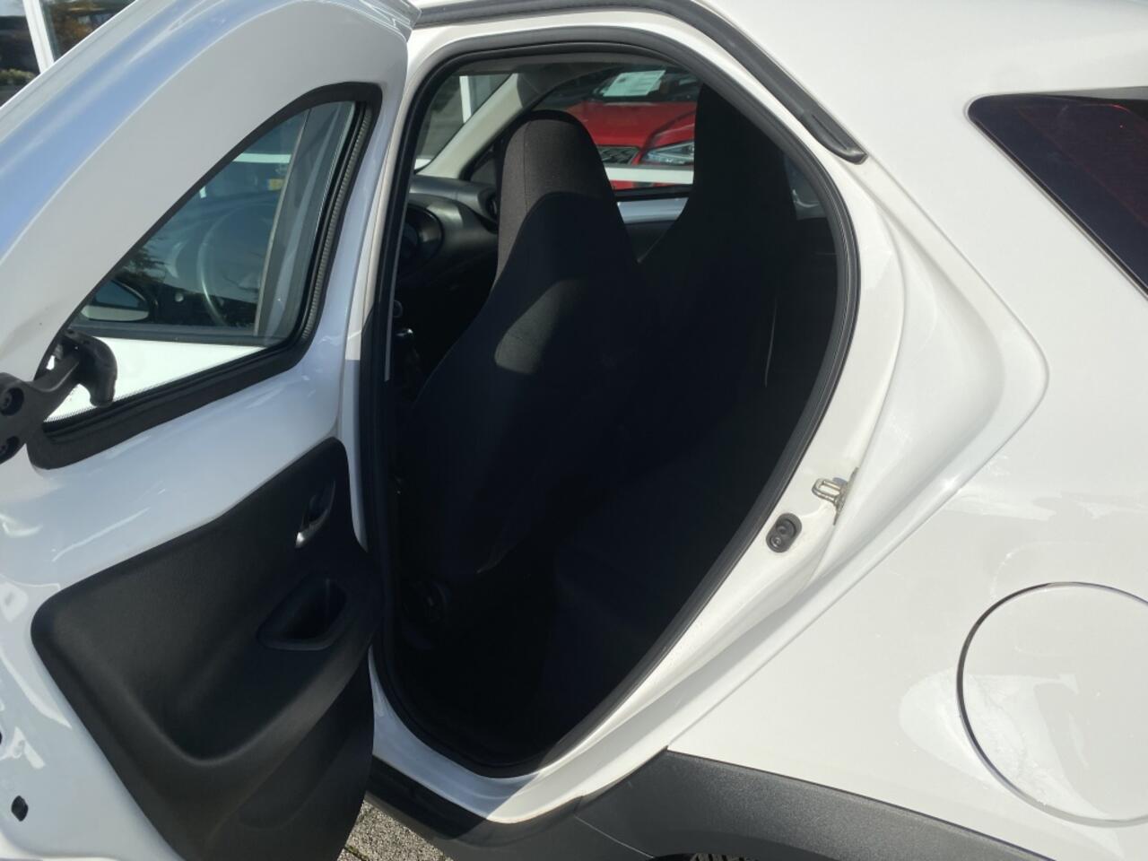 Toyota AYGO X 1.0 VVT-i MT Play