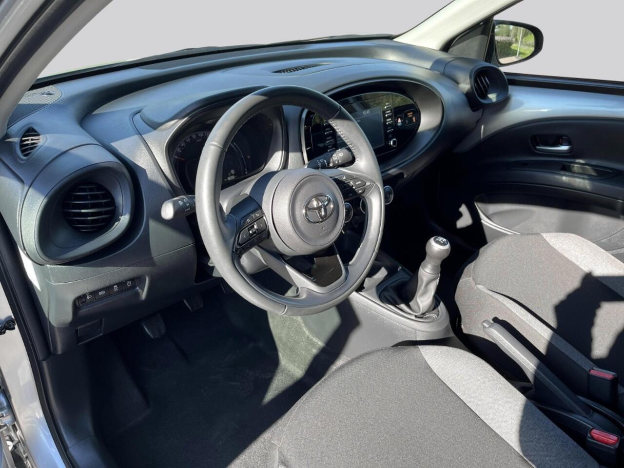 Toyota AYGO X 1.0 VVT-i Play, optioneel: Ramaker Black Edition, ¤2.000.-