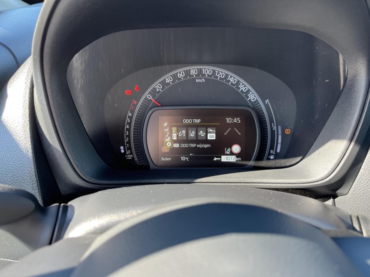 Toyota AYGO X 1.0 VVT-i Play, optioneel: Ramaker Black Edition, ¤2.000.-