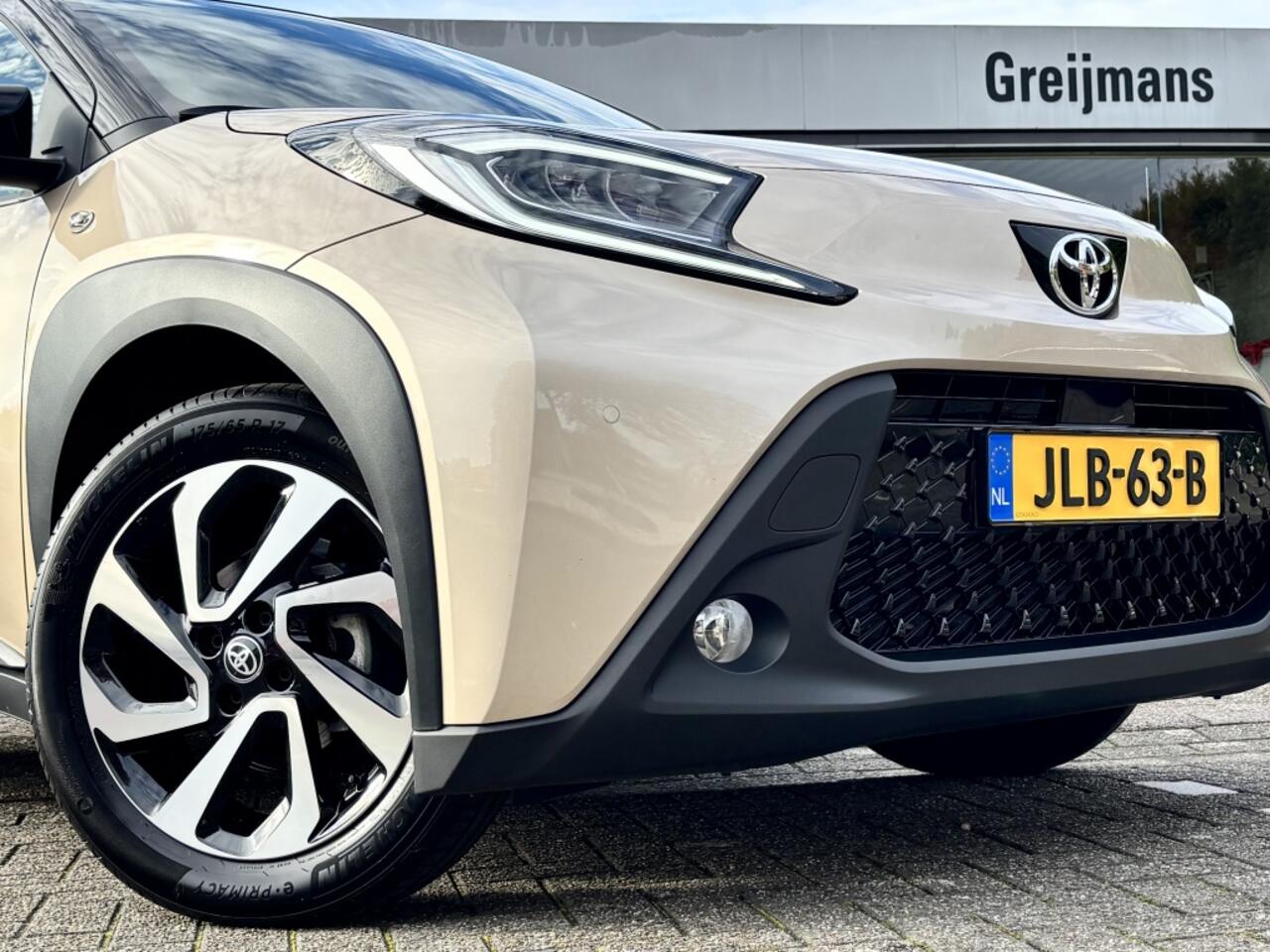 Toyota AYGO X Pulse | Automaat | CarPlay | Stoelverw. | 17'' Lmv