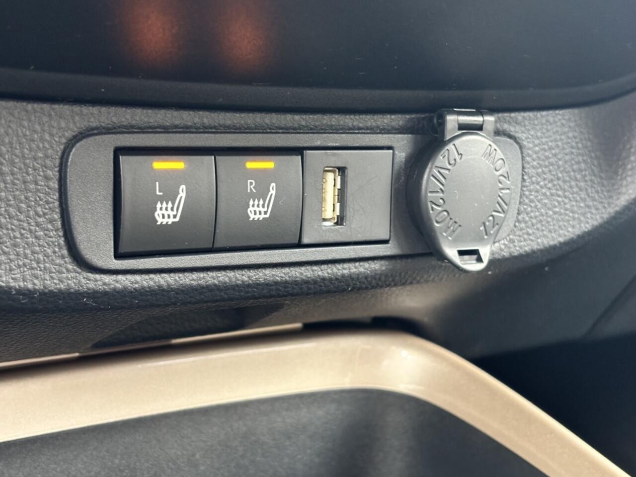 Toyota AYGO X Pulse | Automaat | CarPlay | Stoelverw. | 17'' Lmv