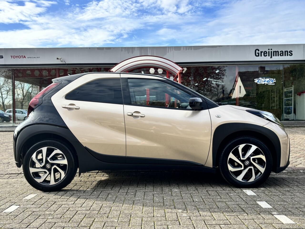 Toyota AYGO X Pulse | Automaat | CarPlay | Stoelverw. | 17'' Lmv