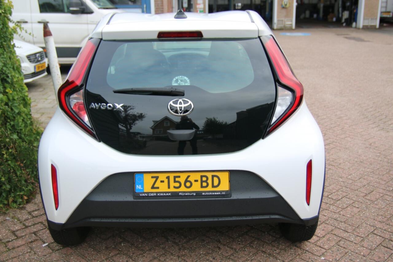 Toyota AYGO X 1.0 VVT-i MT Play/Camera/Adapt.Cruise/4Seiz. banden