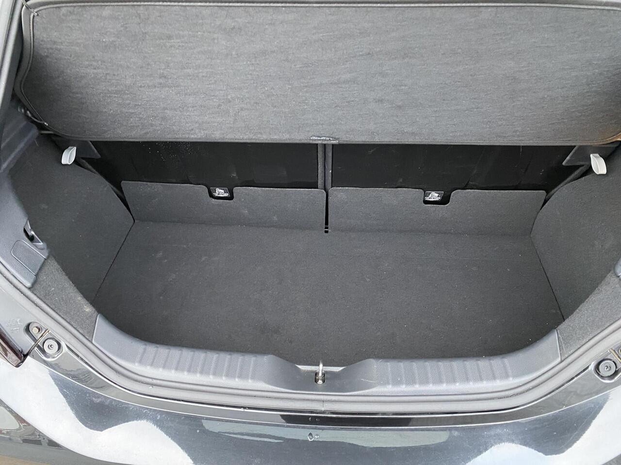 Toyota AYGO X 1.0 VVT-i MT Premium NL-auto vol luxe, boekjes compleet, dealer onderhouden! Stoelverwarming, parkeersensoren, navigatie, Apple CarPlay/Android Auto, JBL premium audio!