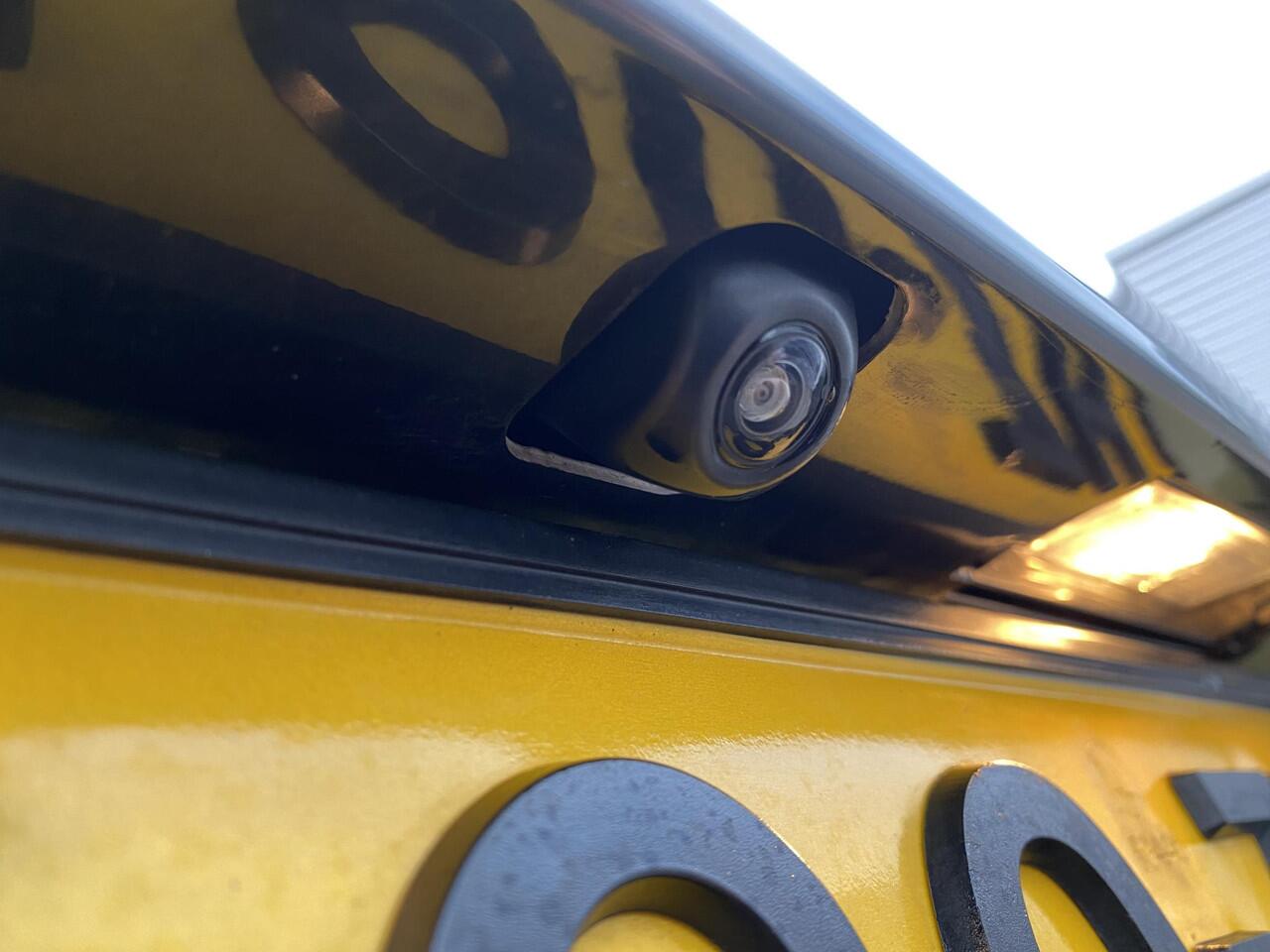 Toyota AYGO X 1.0 VVT-i MT Premium NL-auto vol luxe, boekjes compleet, dealer onderhouden! Stoelverwarming, parkeersensoren, navigatie, Apple CarPlay/Android Auto, JBL premium audio!