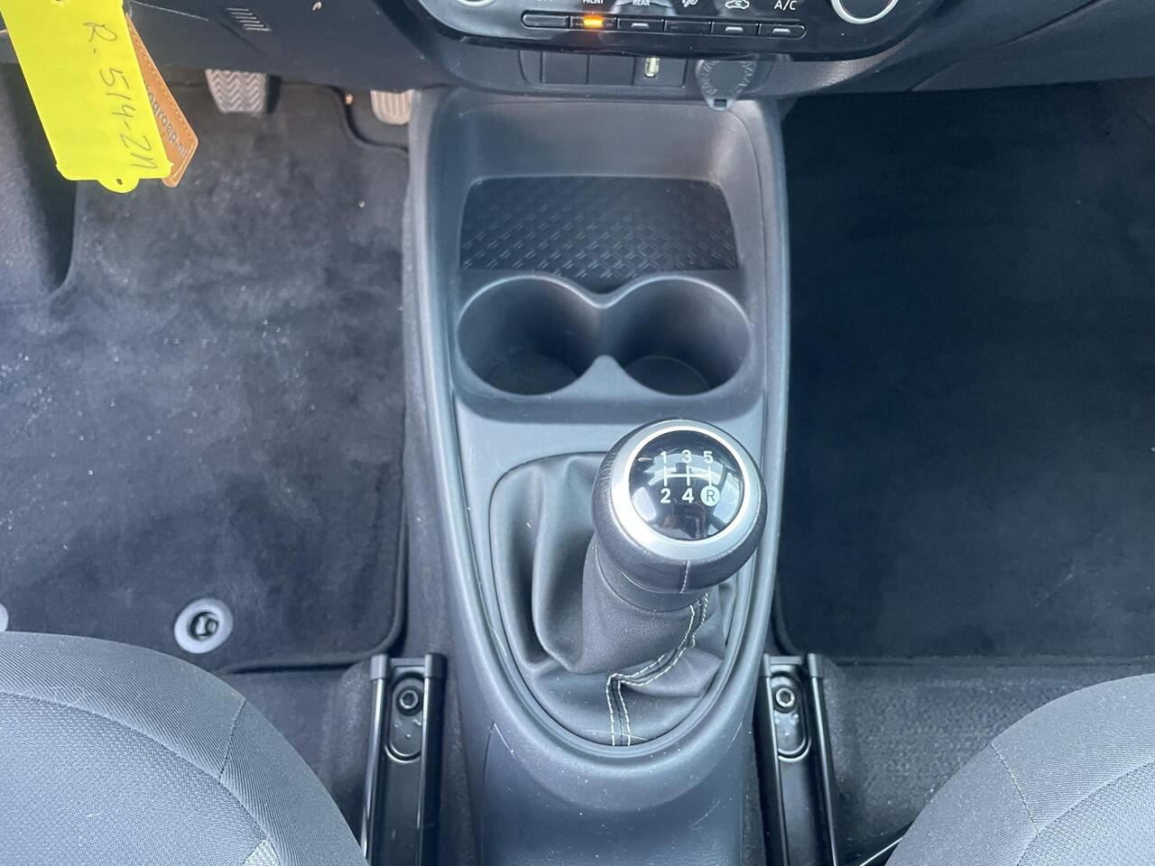 Toyota AYGO X 1.0 VVT-i MT first | All season banden | Parkeersensoren Voor | Lm velgen |