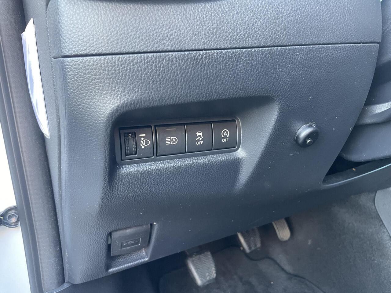 Toyota AYGO X 1.0 VVT-i MT first | All season banden | Parkeersensoren Voor | Lm velgen |