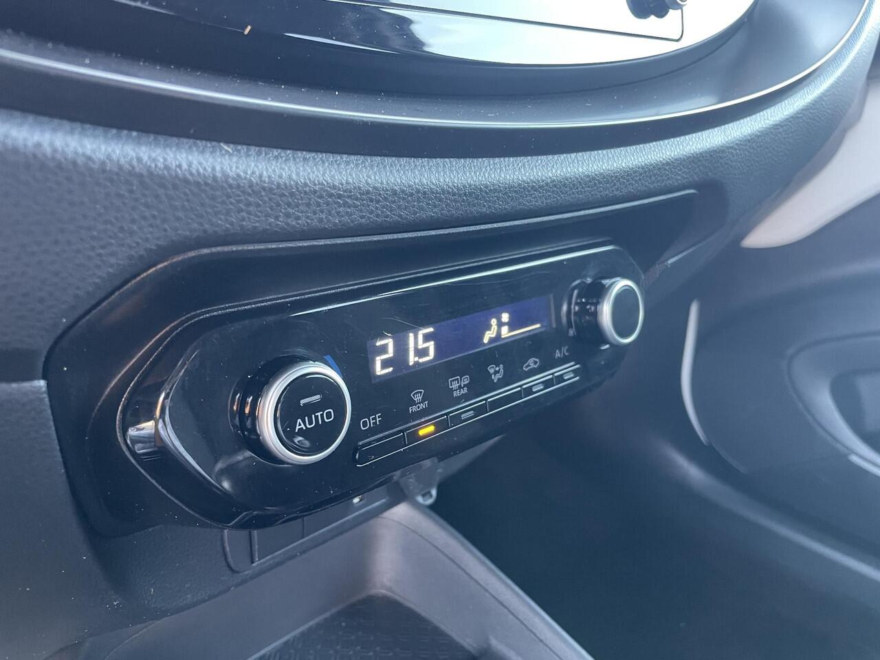 Toyota AYGO X 1.0 VVT-i MT first | All season banden | Parkeersensoren Voor | Lm velgen |