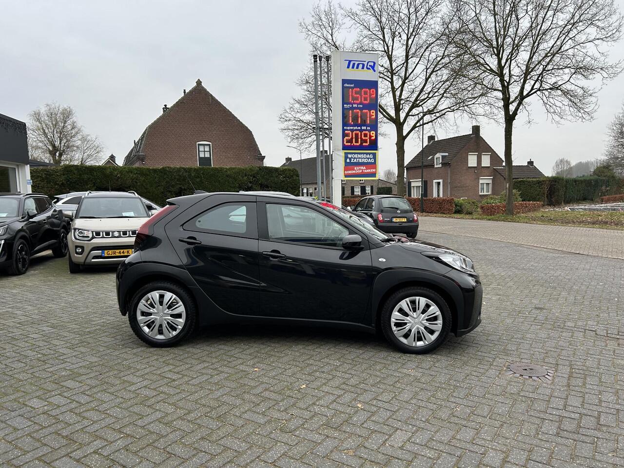 Toyota AYGO X 1.0 VVT-i MT Play