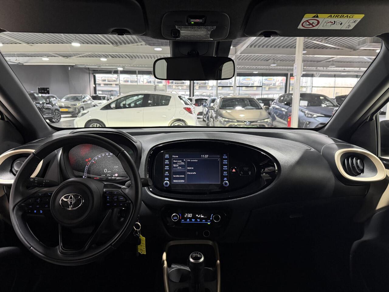 Toyota AYGO X 1.0 VVT-i MT Pulse | Dealer onderhouden | NL-Auto| Apple Carplay | Achteruitrijcamera | Bi-Tone